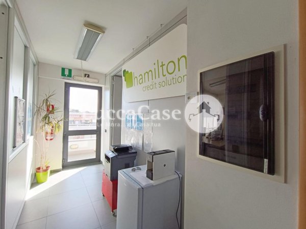 ufficio in vendita a Lucca in zona Zona San Concordio