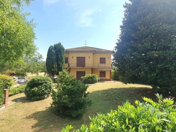 casa indipendente in vendita a Lucca in zona Maggiano