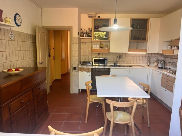 casa indipendente in vendita a Lucca in zona Cerasomma