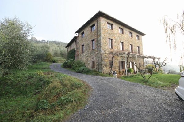 casale in vendita a Lucca in zona Ponte a Moriano