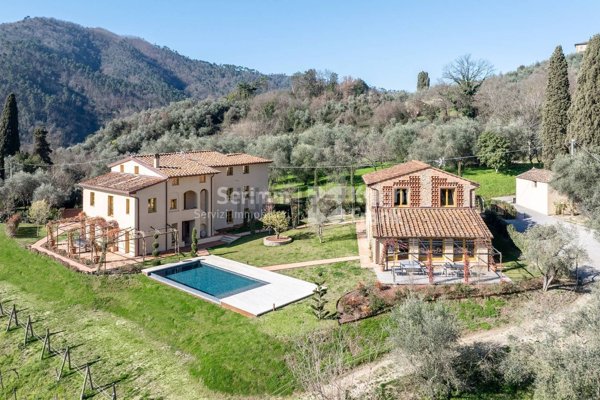 casa indipendente in vendita a Lucca in zona Mutigliano