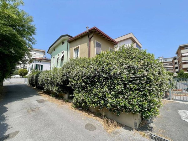 casa indipendente in vendita a Lucca in zona Sant'Anna