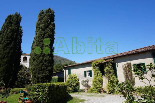 casale in vendita a Lucca in zona Fagnano