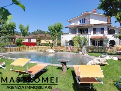 casa indipendente in vendita a Lucca in zona San Macario in Piano