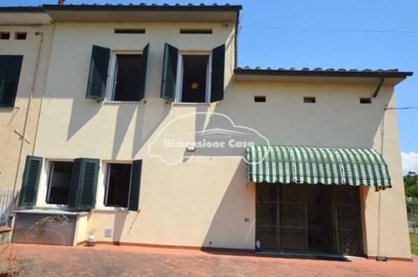 casa indipendente in vendita a Lucca in zona Picciorana