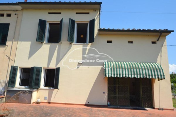 casa indipendente in vendita a Lucca in zona Centro Città