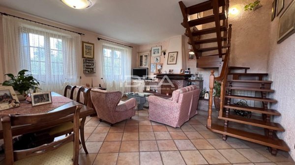 casa indipendente in vendita a Lucca in zona San Lorenzo a Vaccoli