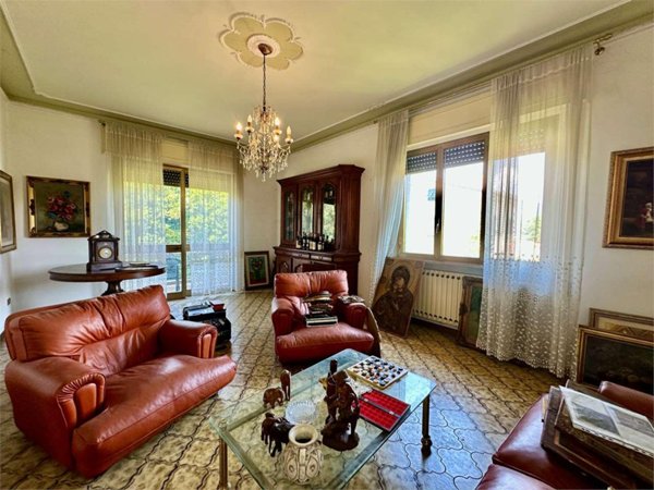 casa indipendente in vendita a Lucca in zona San Pietro a Vico