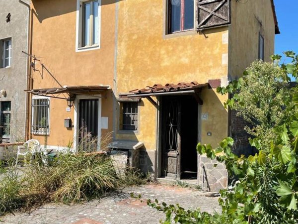 casa indipendente in vendita a Lucca in zona Sant'Alessio