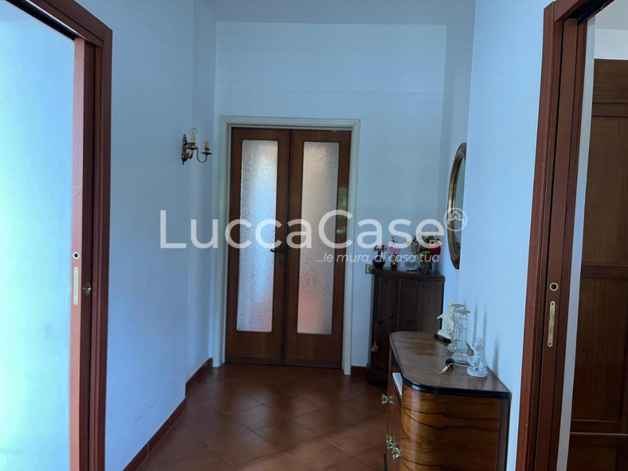 casa indipendente in vendita a Lucca in zona Picciorana