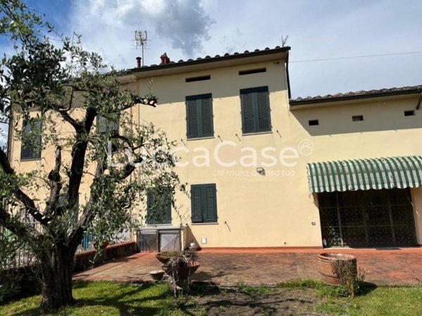 casa indipendente in vendita a Lucca in zona zona Antraccoli