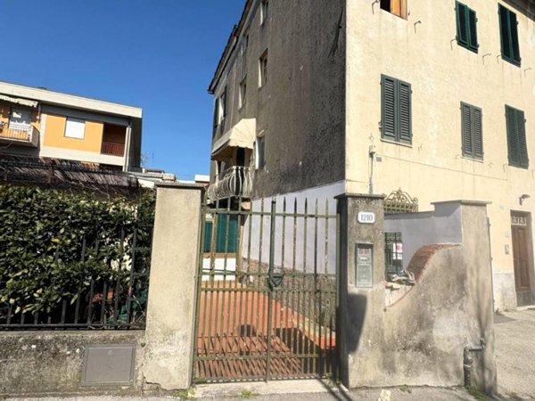 casa indipendente in vendita a Lucca in zona Sant'Anna