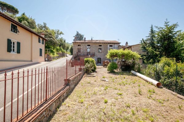 casa indipendente in vendita a Lucca in zona Torre