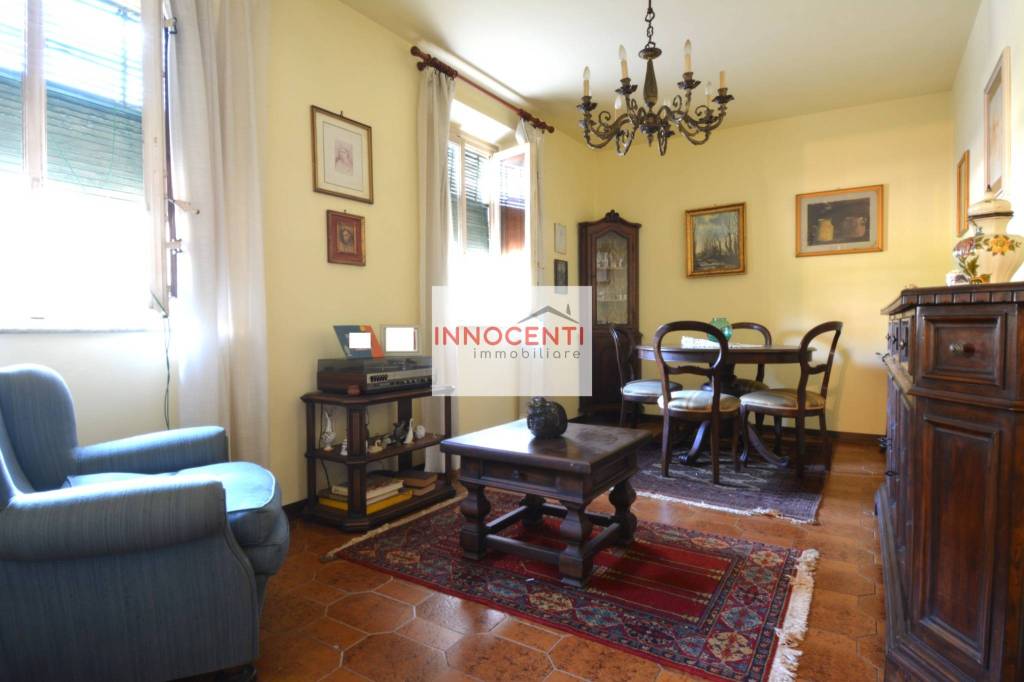 casa indipendente in vendita a Lucca in zona Cerasomma