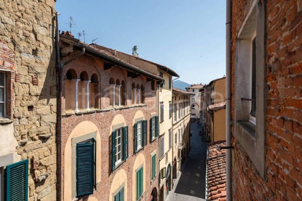 appartamento in vendita a Lucca in zona Centro Città