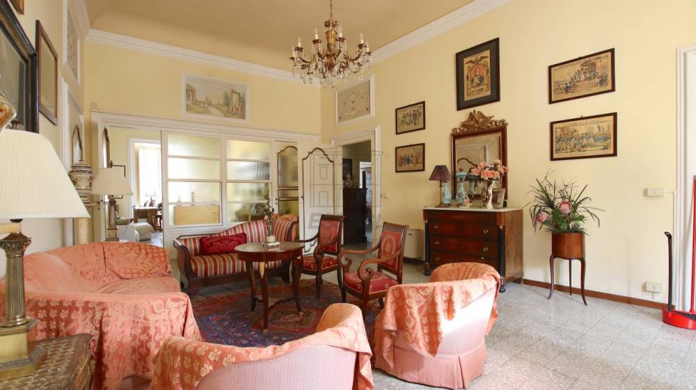 appartamento in vendita a Lucca in zona Centro Città