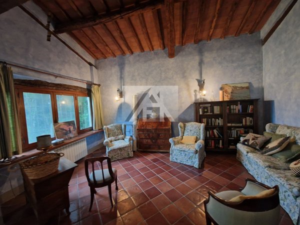 casale in vendita a Lucca in zona Monte San Quirico