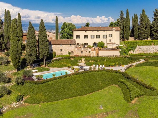 casa indipendente in vendita a Lucca in zona Montuolo