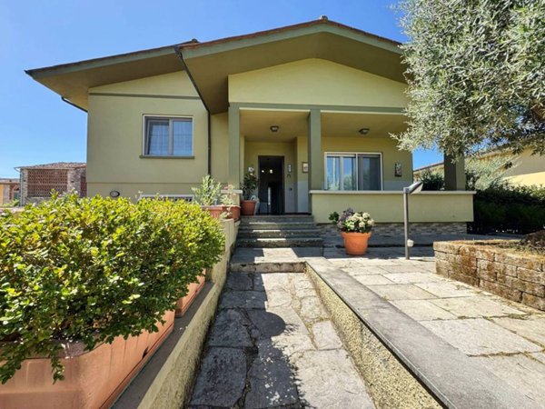 casa indipendente in vendita a Lucca in zona Sant'Anna