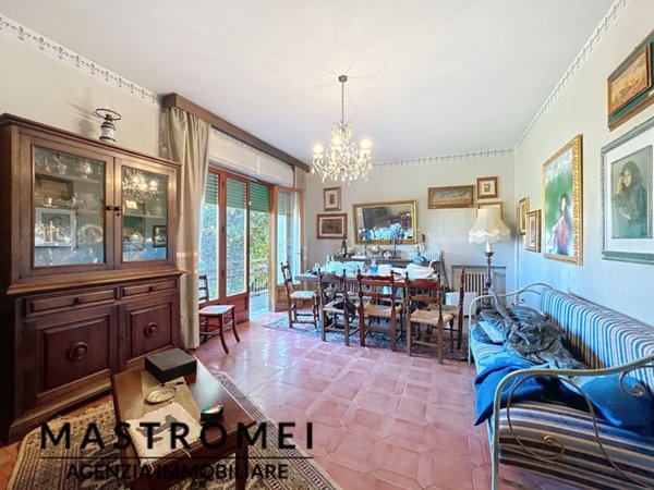 casa indipendente in vendita a Lucca in zona Centro Città
