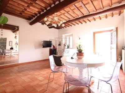 casa indipendente in vendita a Lucca