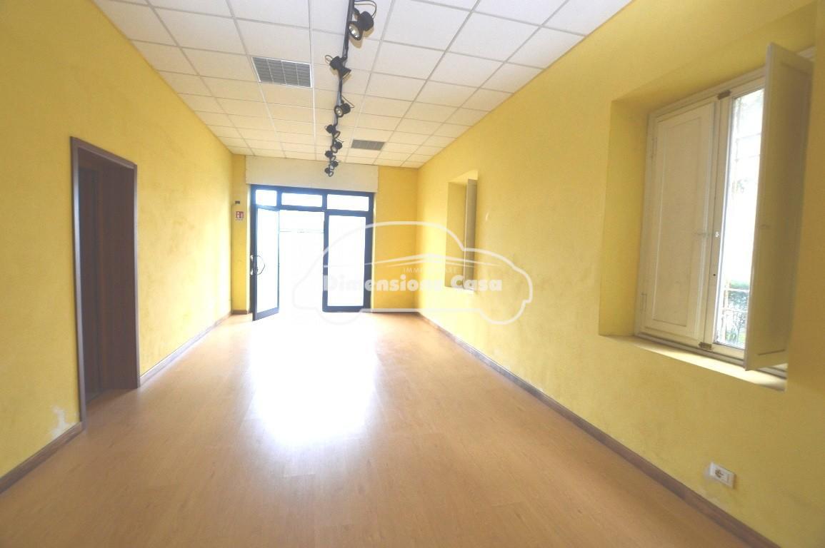 locale commerciale in vendita a Lucca in zona Centro Città