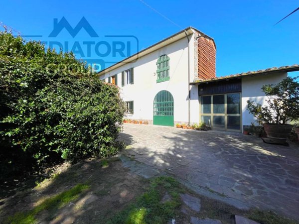 casa indipendente in vendita a Lucca in zona San Pietro a Vico
