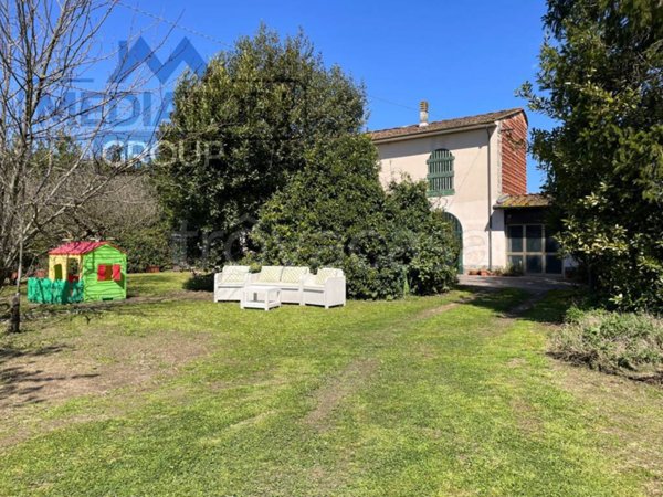 casa indipendente in vendita a Lucca in zona San Pietro a Vico
