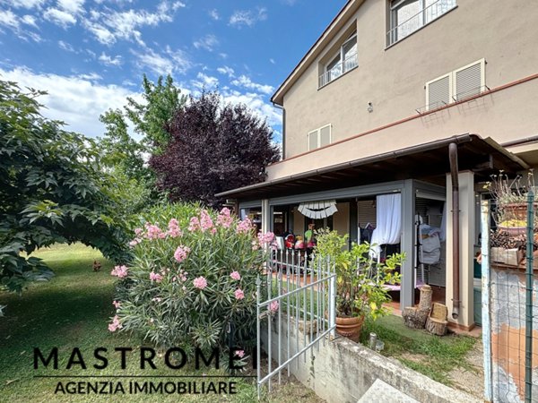 casa indipendente in vendita a Lucca in zona zona San Vito