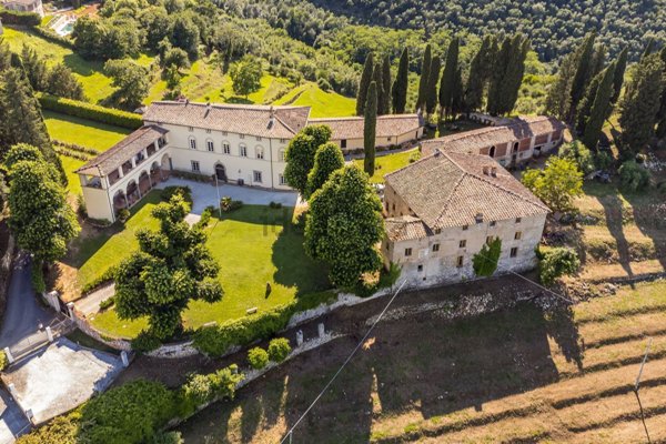 casa indipendente in vendita a Lucca in zona Montuolo