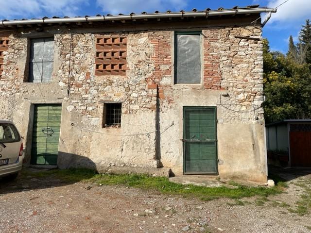 casale in vendita a Lucca in zona Balbano