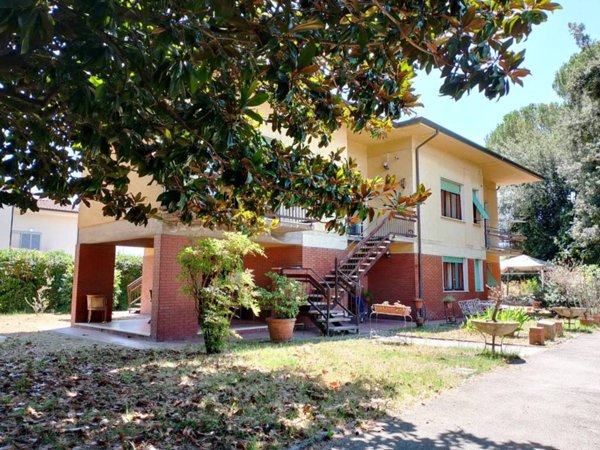 casa indipendente in vendita a Lucca in zona Torre