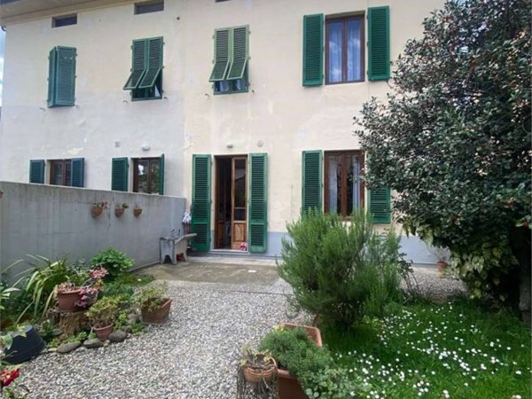 casa indipendente in vendita a Lucca in zona Nave