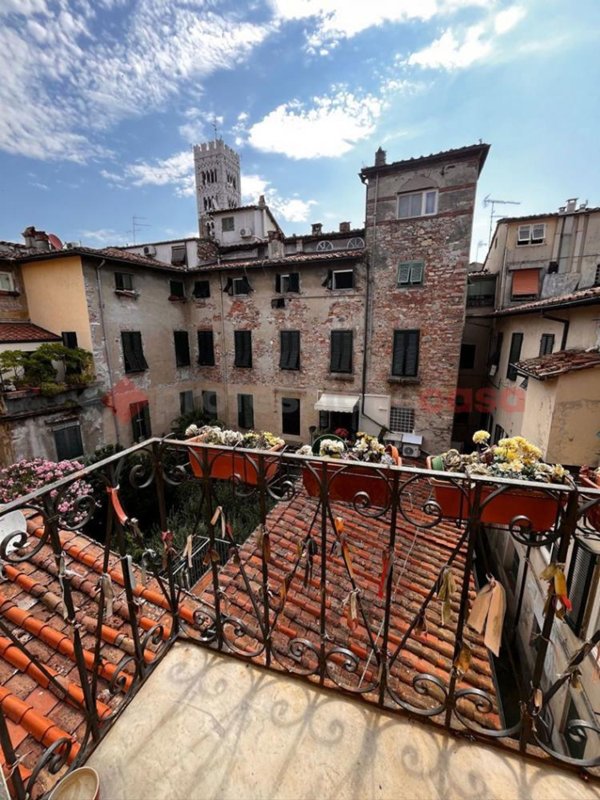 appartamento in vendita a Lucca in zona Centro Città