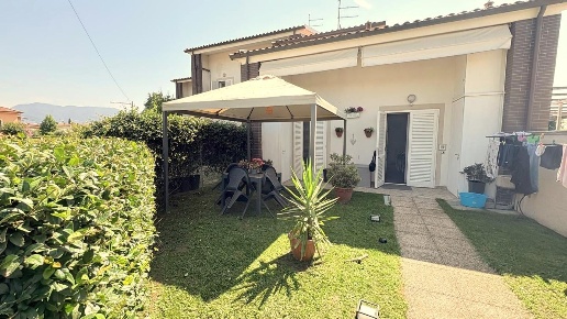 casa indipendente in vendita a Lucca in zona zona SS. Annunziata