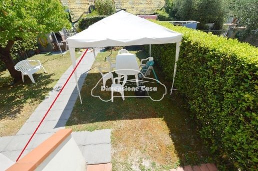 casa indipendente in vendita a Lucca in zona Picciorana