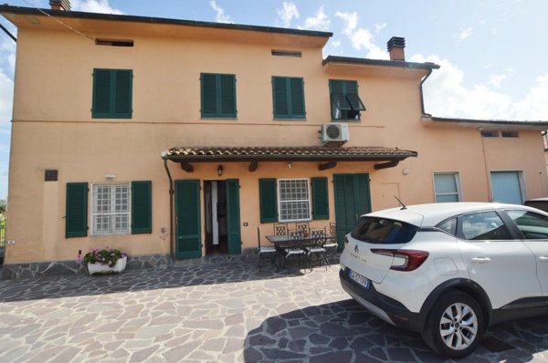 casa indipendente in vendita a Lucca in zona San Cassiano a Vico