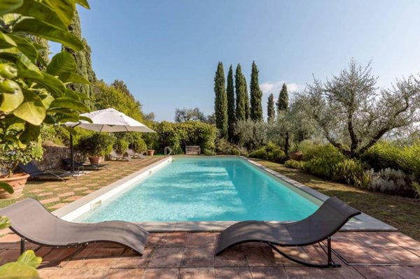 casa indipendente in vendita a Lucca in zona Monte San Quirico