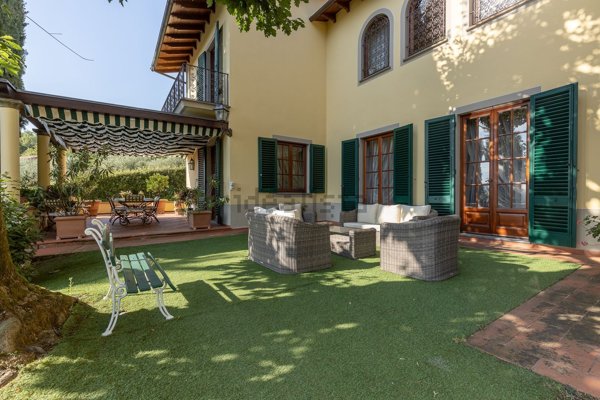 casa indipendente in vendita a Lucca in zona Sant'Alessio