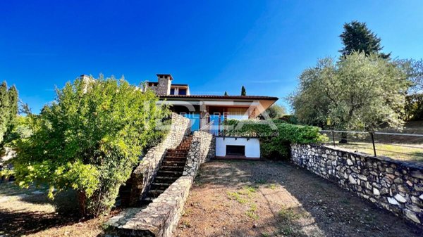 casa indipendente in vendita a Lucca in zona Mutigliano
