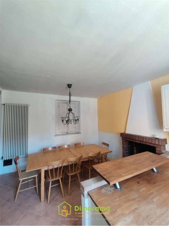 casa indipendente in vendita a Lucca in zona Montuolo
