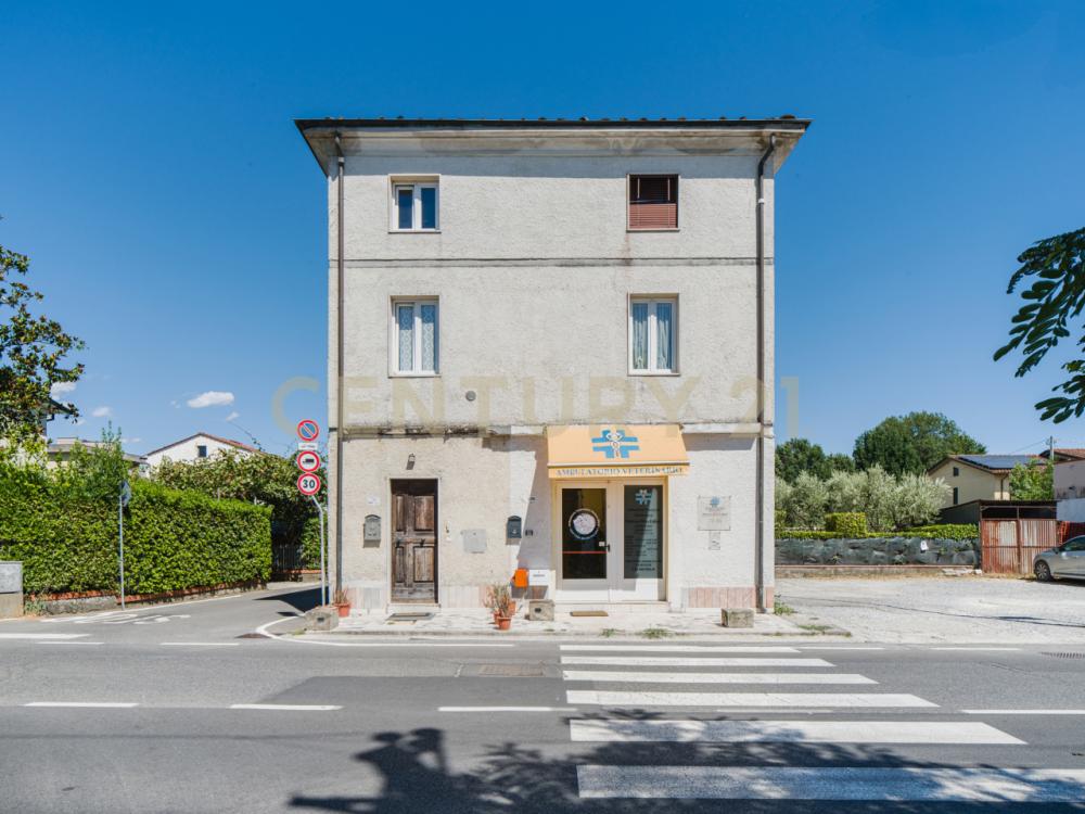 appartamento in vendita a Lucca in zona Centro Città