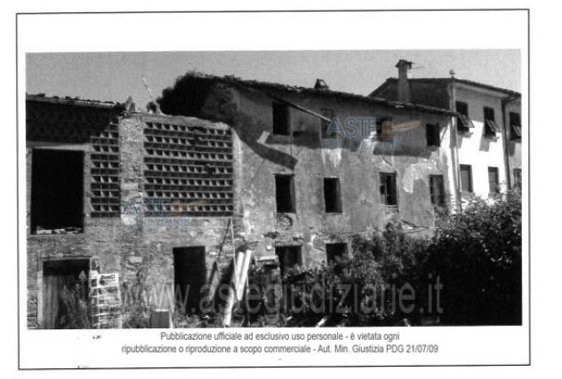 terreno edificabile in vendita a Lucca in zona zona Sorbano
