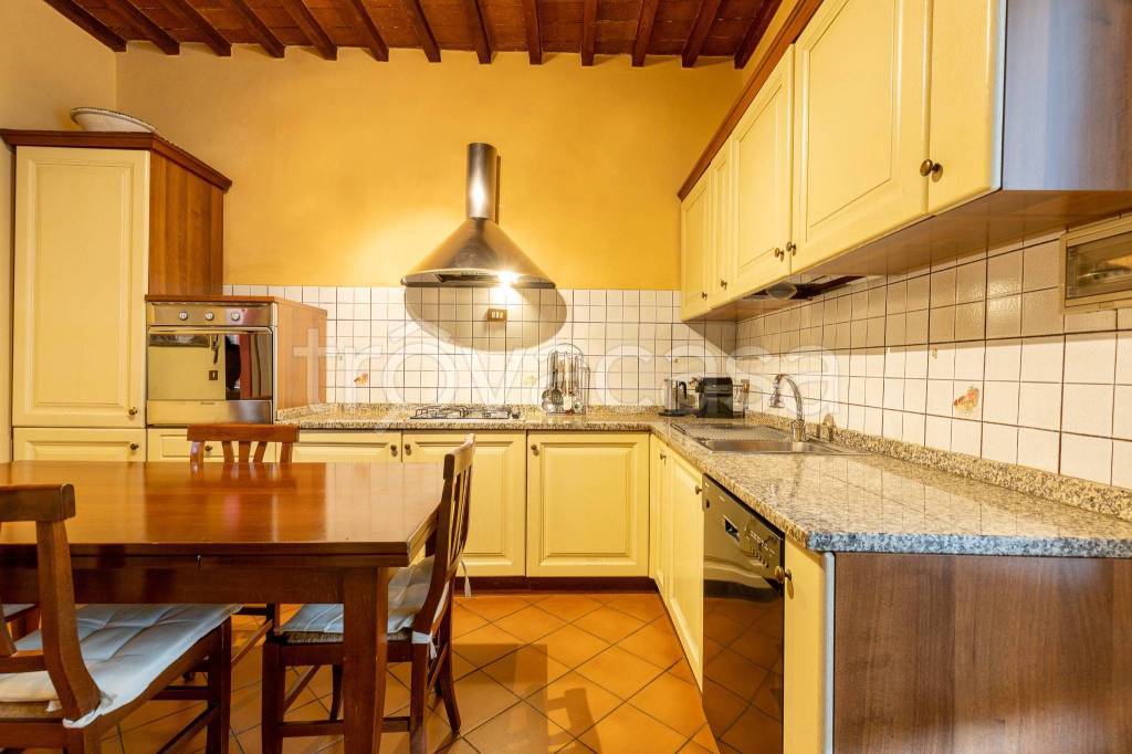 casa indipendente in vendita a Lucca in zona Monte San Quirico
