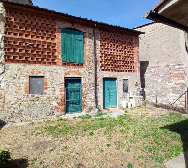 azienda agricola in vendita a Lucca in zona San Cassiano a Vico