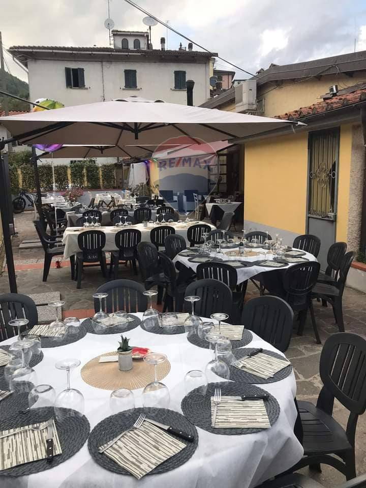locale commerciale in vendita a Lucca