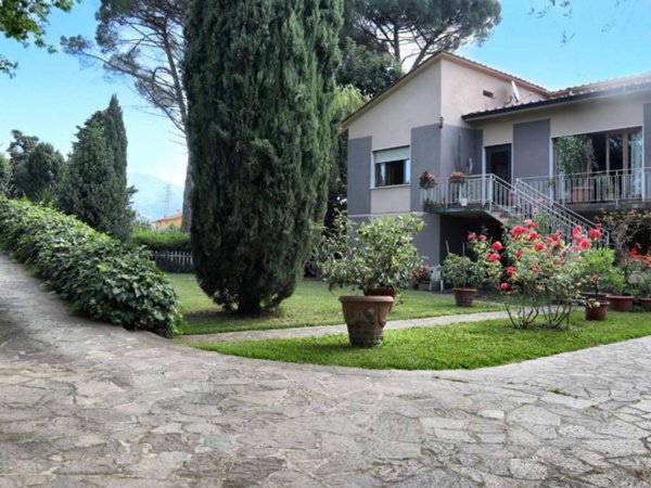 casa indipendente in vendita a Lucca in zona zona SS. Annunziata