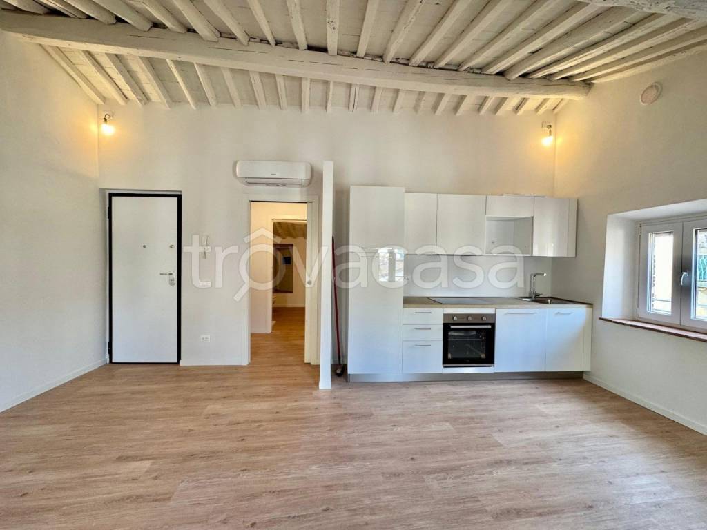 appartamento in vendita a Lucca in zona Centro Città