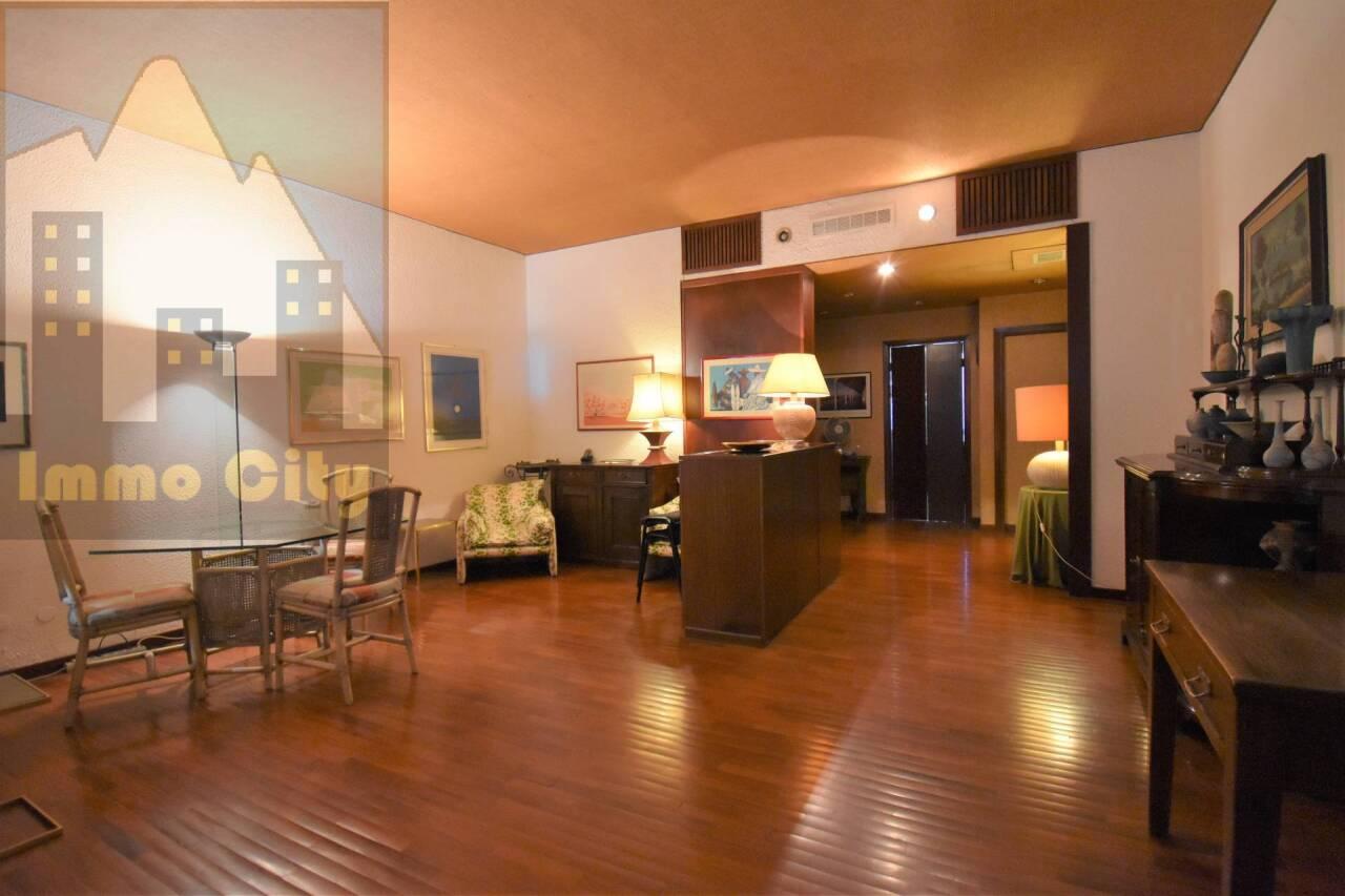 casa indipendente in vendita a Lucca in zona Centro Città