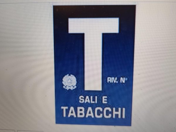 negozio in vendita a Lucca in zona Centro Città